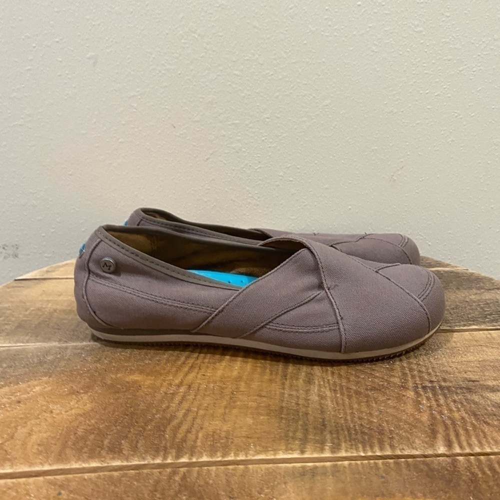 Mozo grey slip resistant flats size 6.5